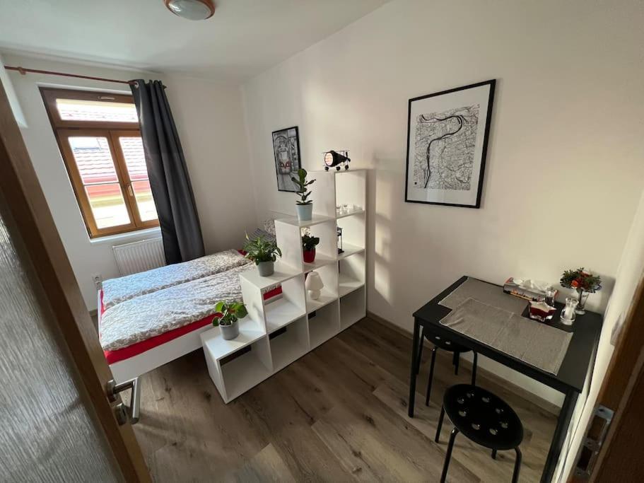 Apartamento Modern Krymska & Francouzska Street