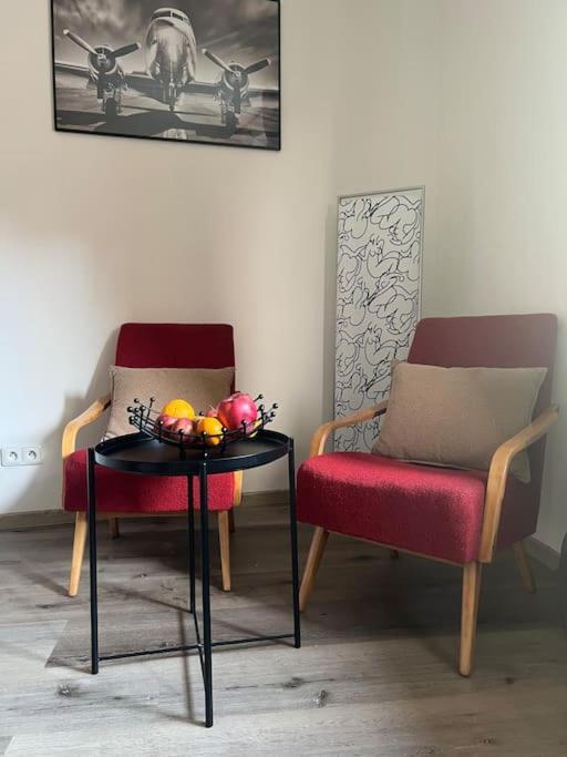 Modern Krymska & Francouzska Street Apartamento *